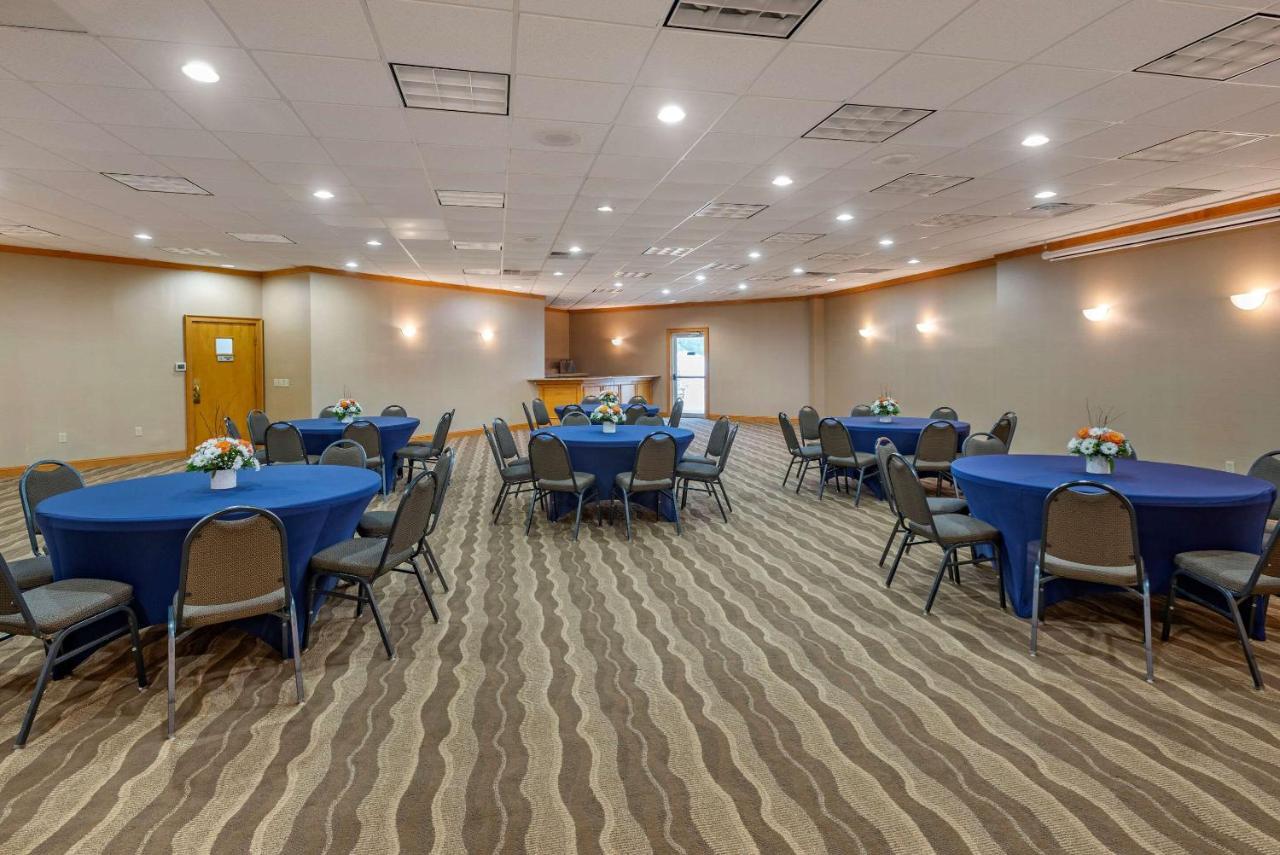 Comfort Inn Lancaster County North Denver Exterior foto