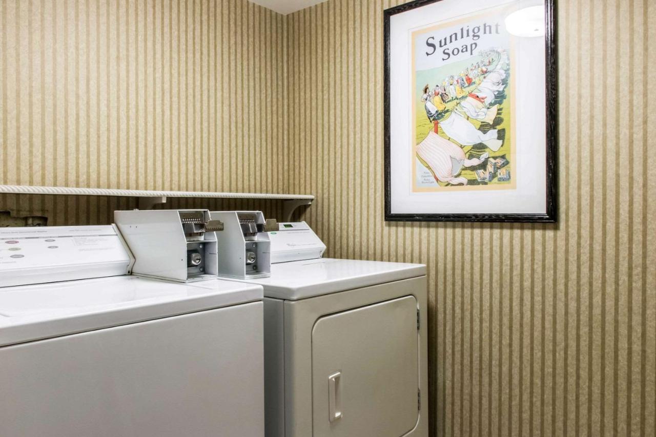 Comfort Inn Lancaster County North Denver Exterior foto